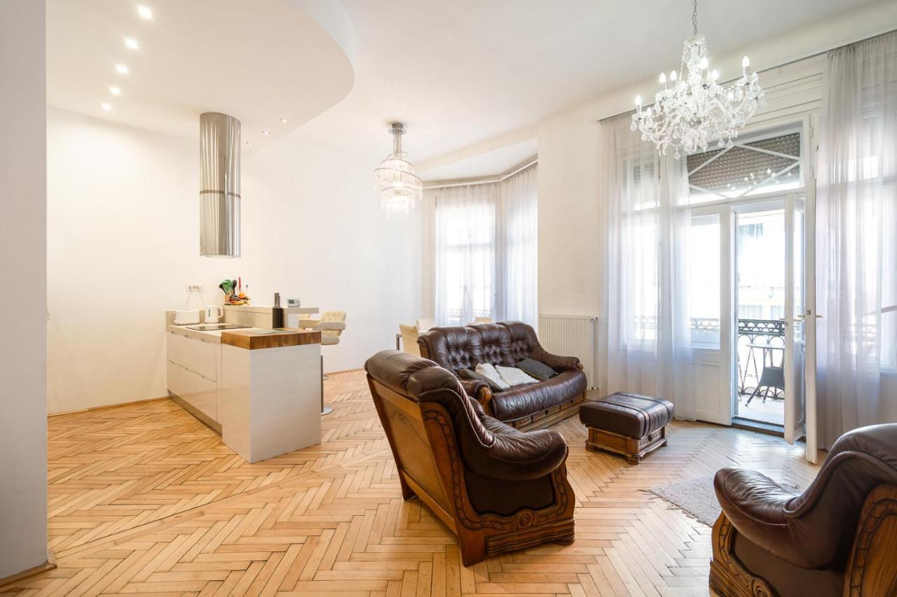 Garys Bright And Spacious Two Bedroom Flat Near Danube Budapest Exteriör bild