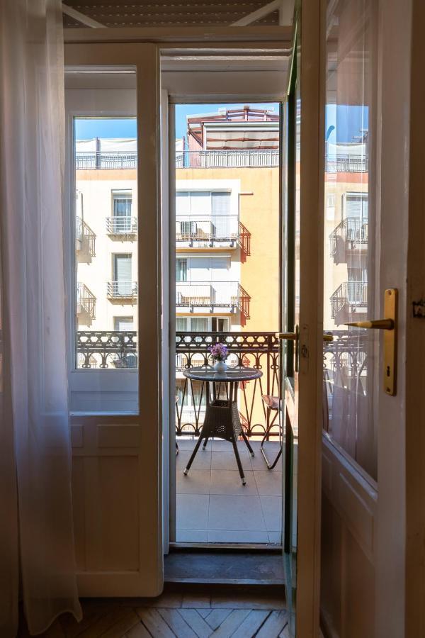 Garys Bright And Spacious Two Bedroom Flat Near Danube Budapest Exteriör bild