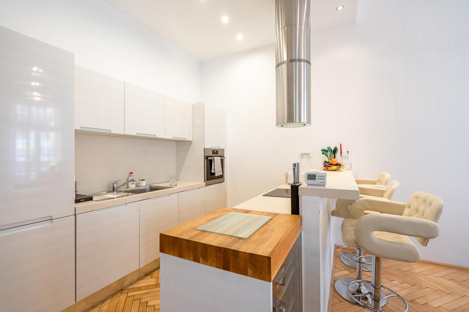 Garys Bright And Spacious Two Bedroom Flat Near Danube Budapest Exteriör bild
